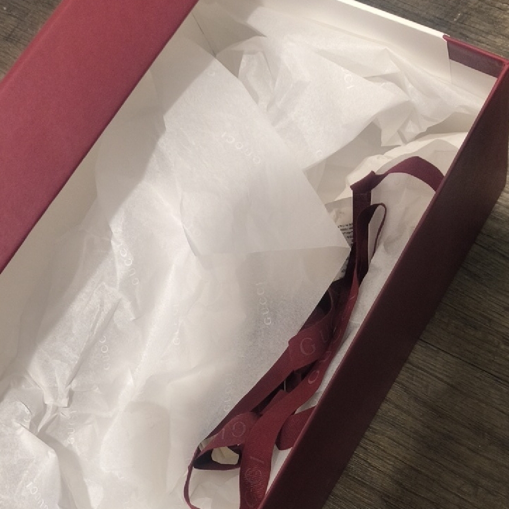 Gucci Red Box - Picture 2 of 2